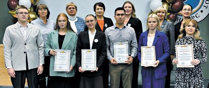 Кировские педагоги отмечены наградами
